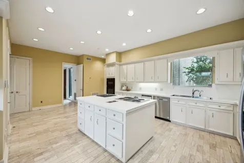 8800 Woodway Drive 15 Houston TX 77063