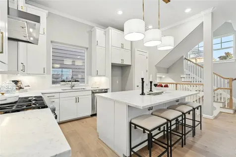 4024 Blossom Street Houston TX 77007