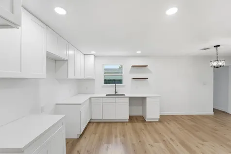 7429 W Knoll Street Houston TX 77028