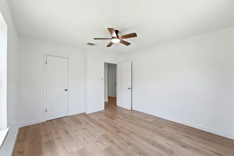 7429 W Knoll Street Houston TX 77028