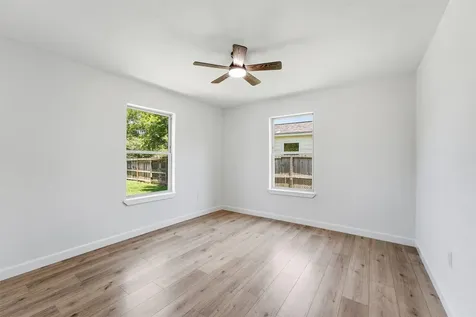 7429 W Knoll Street Houston TX 77028