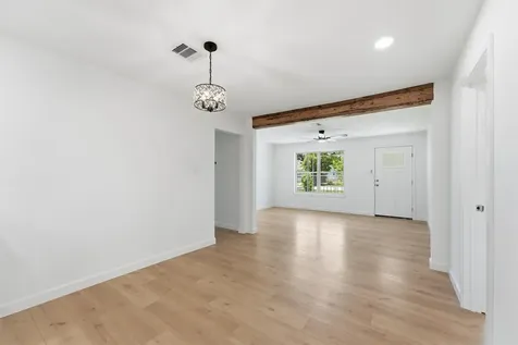 7429 W Knoll Street Houston TX 77028