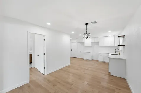 7429 W Knoll Street Houston TX 77028