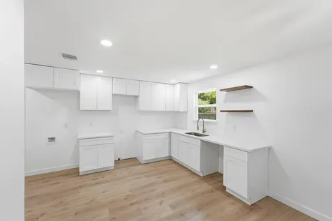 7429 W Knoll Street Houston TX 77028