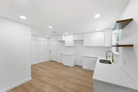 7429 W Knoll Street Houston TX 77028