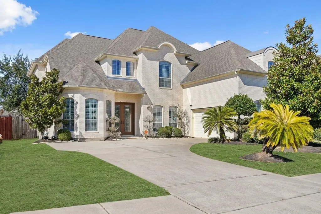 10015 Loch Courtney Lane Houston TX 77089