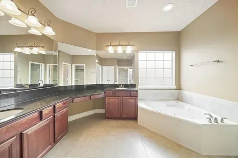 10015 Loch Courtney Lane Houston TX 77089