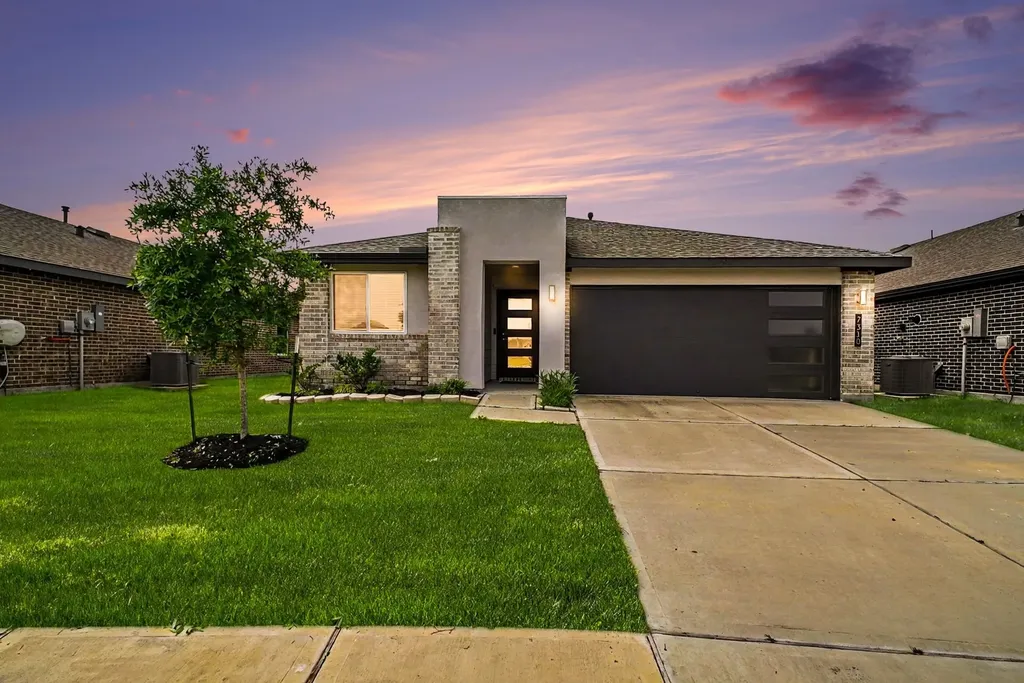 7310 Lakeway Bluff Lane Richmond TX 77407