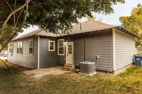 1306 S Austin Street Brenham TX 77833