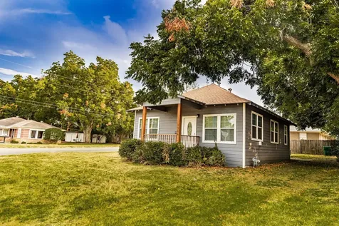 1306 S Austin Street Brenham TX 77833