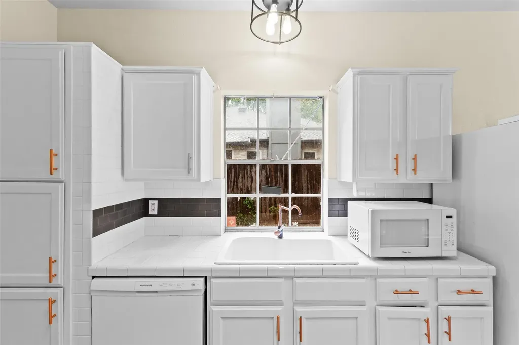 11105 Forest Breeze Live Oak TX 78233