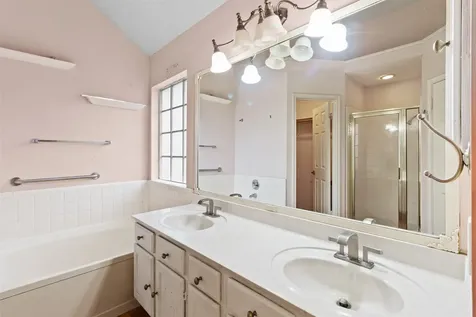 11105 Forest Breeze Live Oak TX 78233