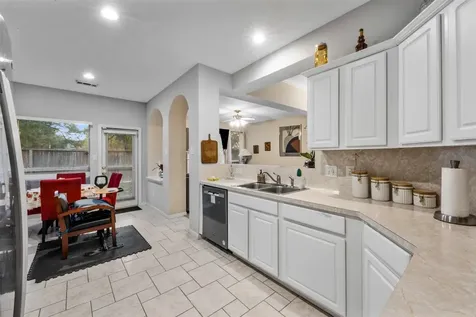 2334 Everest Way Kingwood TX 77339