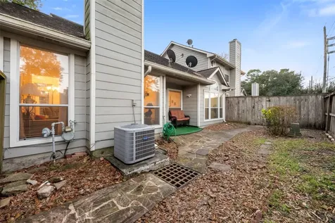 2334 Everest Way Kingwood TX 77339