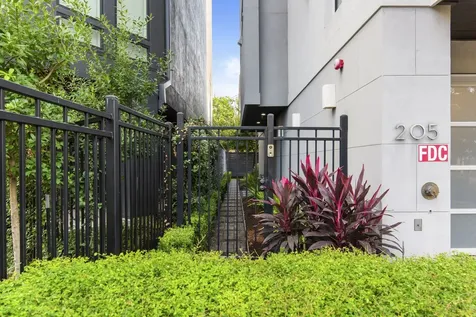 205 Portland Street Houston TX 77006