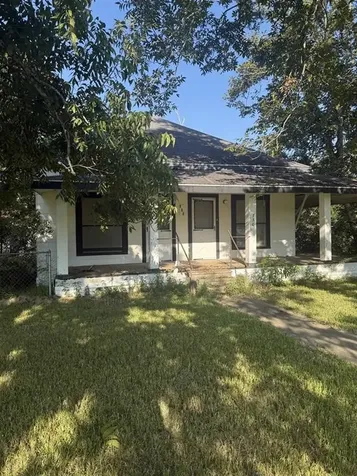 730 W Lee Street Sour Lake TX 77659