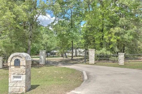 15508 Crown Oaks Drive Montgomery TX 77316