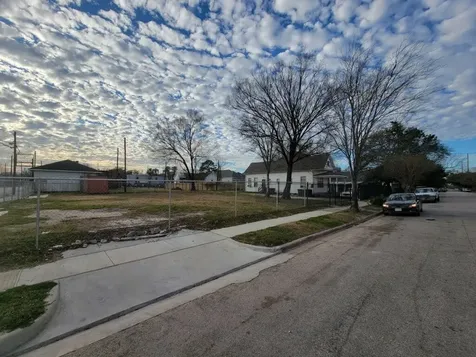 1905 Chapman Street Houston TX 77009