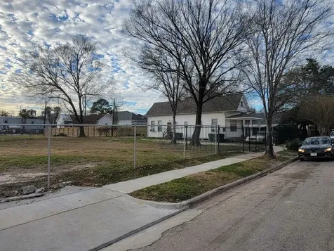 1905 Chapman Street Houston TX 77009