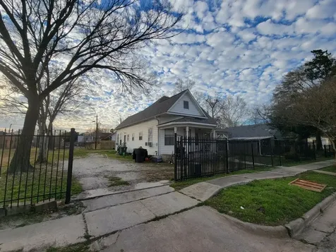 1905 Chapman Street Houston TX 77009