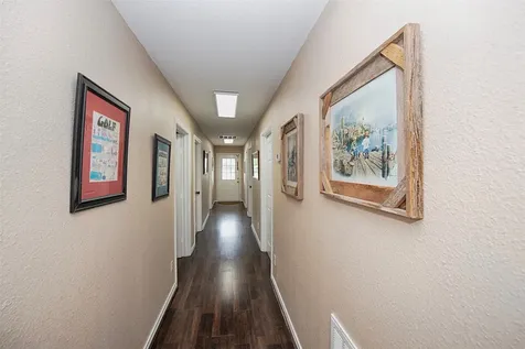 715 Grand Avenue Bacliff TX 77518