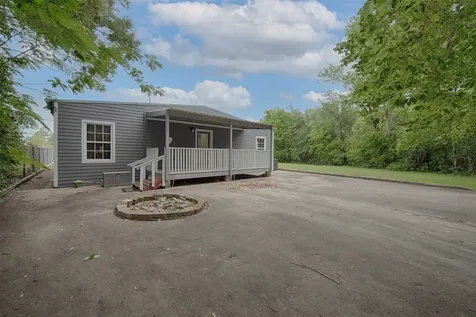 715 Grand Avenue Bacliff TX 77518