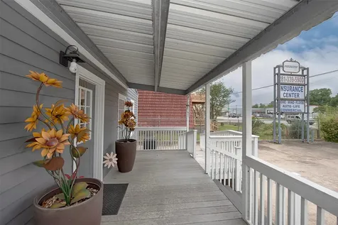 715 Grand Avenue Bacliff TX 77518