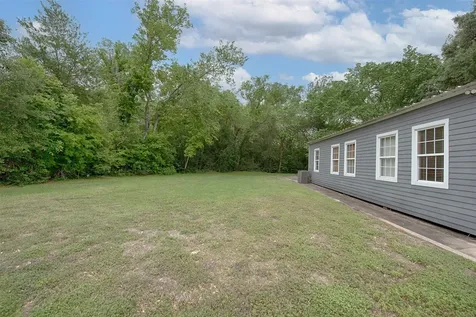 715 Grand Avenue Bacliff TX 77518