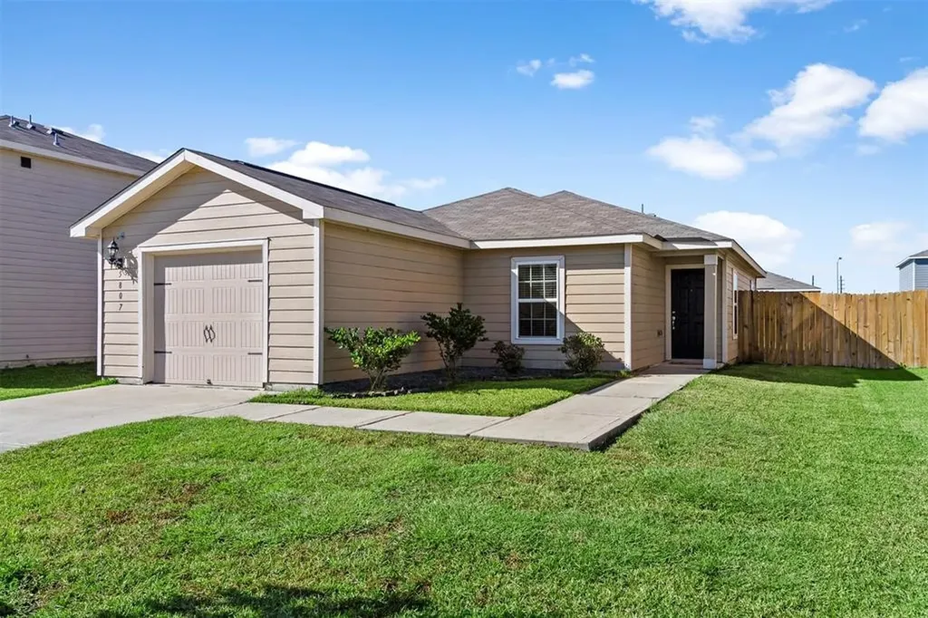 5807 Treasure Cove Road Cove TX 77523