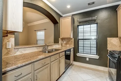 2905 Clinton Drive Houston TX 77020