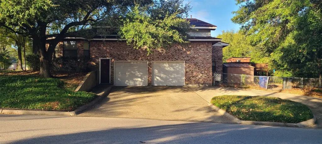 2604 Bois D Arc Street Huntsville TX 77320