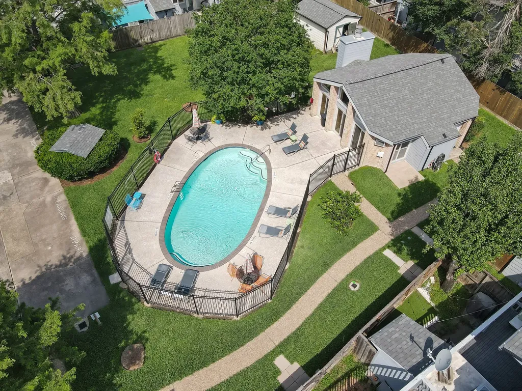 763 Worthshire Street Houston TX 77008