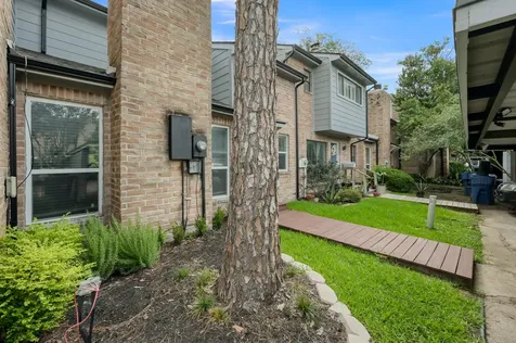 763 Worthshire Street Houston TX 77008