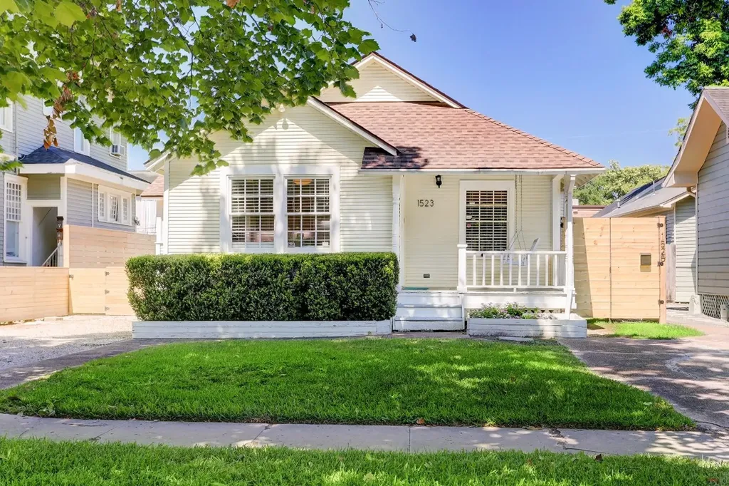 1523 Harvard Street Houston TX 77008