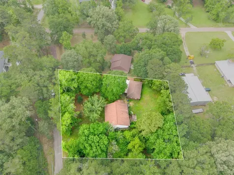 38 Woodbranch Drive New Caney TX 77357