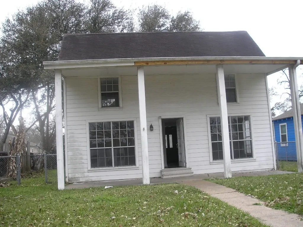 809 8th Avenue N Texas City TX 77590