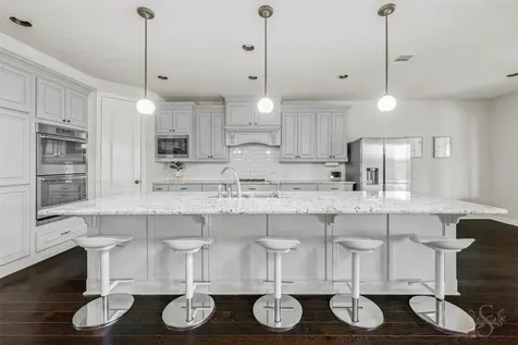 4902 Cancun Hills Court Fulshear TX 77441