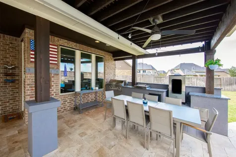 4902 Cancun Hills Court Fulshear TX 77441