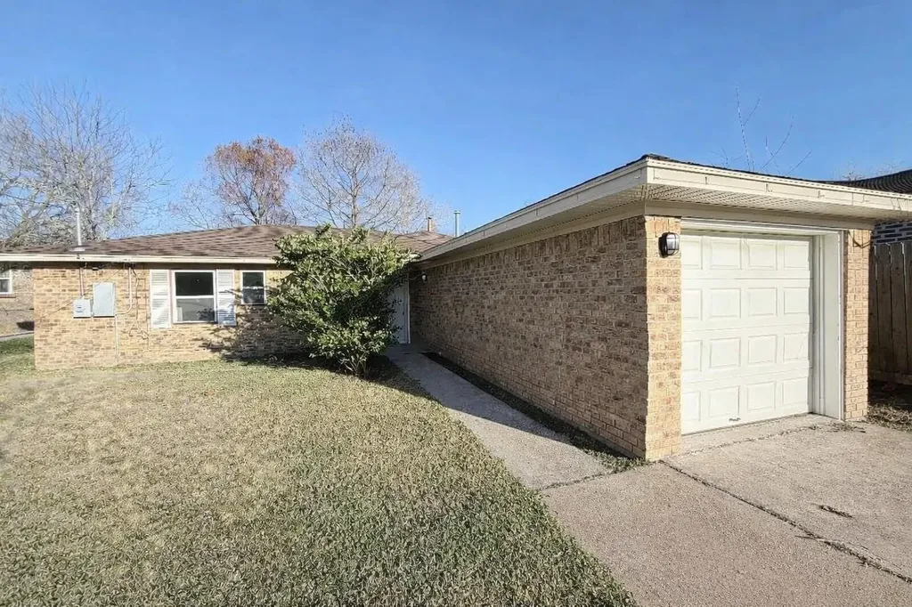214 S Texas Street Texas City TX 77591