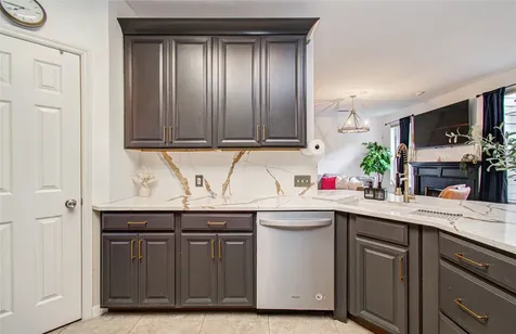 47 W Tallowberry Drive The Woodlands TX 77381