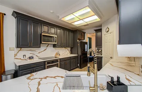 47 W Tallowberry Drive The Woodlands TX 77381