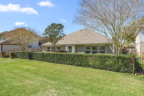 1489 Garden Lakes Drive Friendswood TX 77546