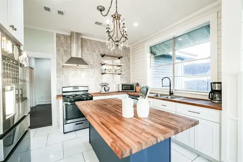 4016 Avenue Q 1/2 Santa Fe TX 77510