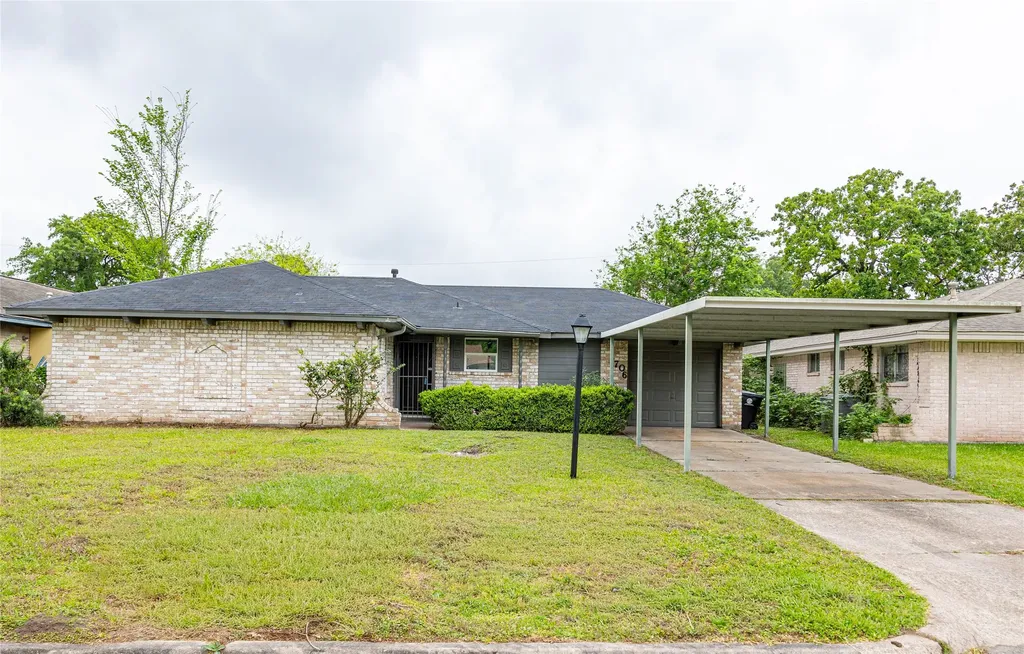 7706 Lakewood Drive Houston TX 77016