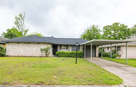 7706 Lakewood Drive Houston TX 77016