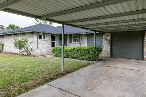 7706 Lakewood Drive Houston TX 77016