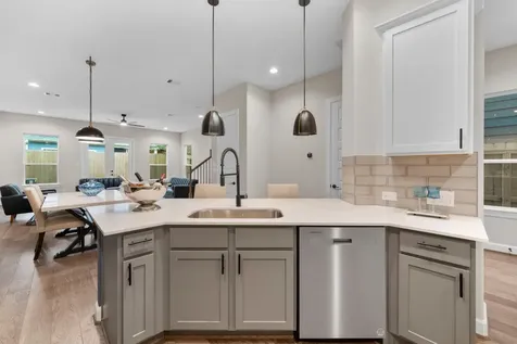 1438-A Dian Street Houston TX 77008