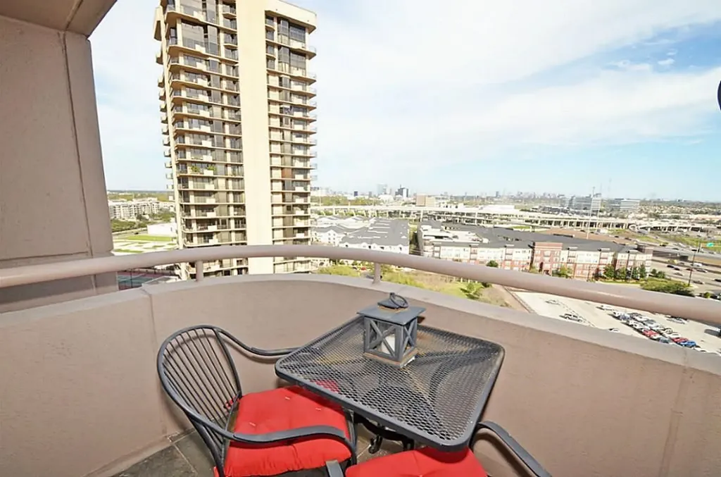 3525 Sage Road 1708 Houston TX 77056