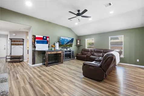 13184 Lake Breeze Lane Willis TX 77318