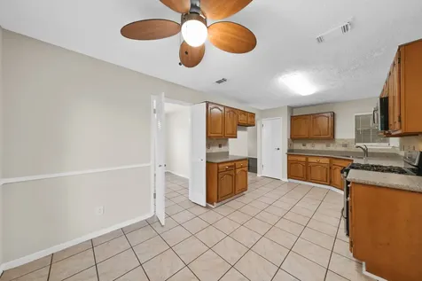 722 Regency Court Friendswood TX 77546